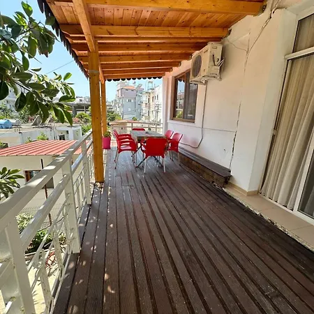 アパート Nina'S Guesthouse Ksamil クサミル